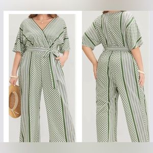 New Striped Casual jumpsuit black white vneck short sleeves plus size, Sz 22/24